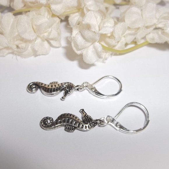 Earrings, Seahorse Earrings, Silver Seahorse Earrings, Beach Jewelry, NWT 8015 - Picture 4 of 8